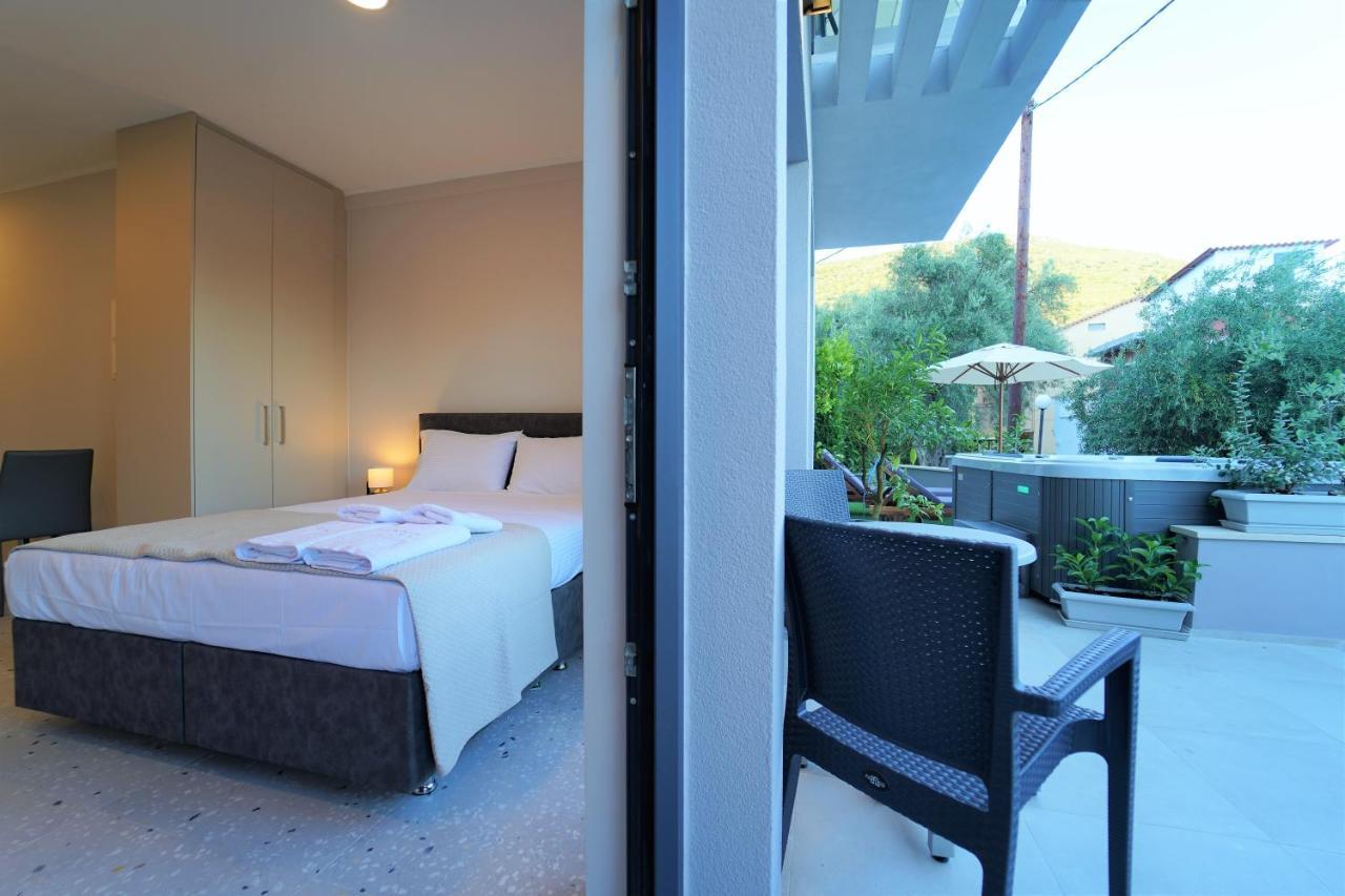 Moonlight Suites Parga Exterior photo